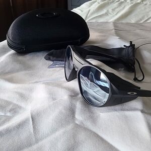 Oakley clifden glasses